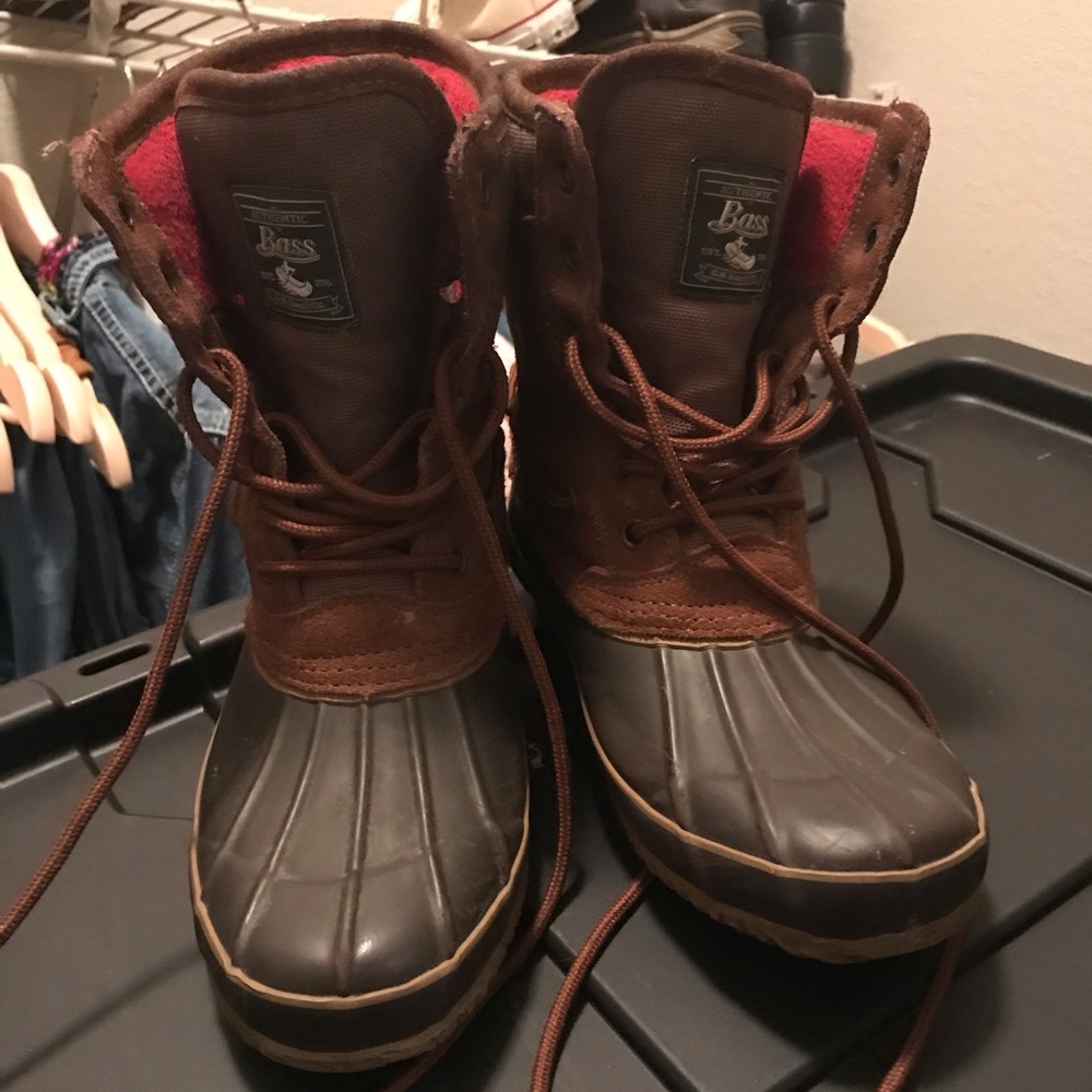 Bass boots